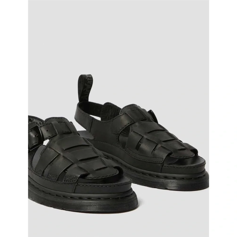 Urban Outfitters Dr. Martens 8092 Arc Mono Sandal_7